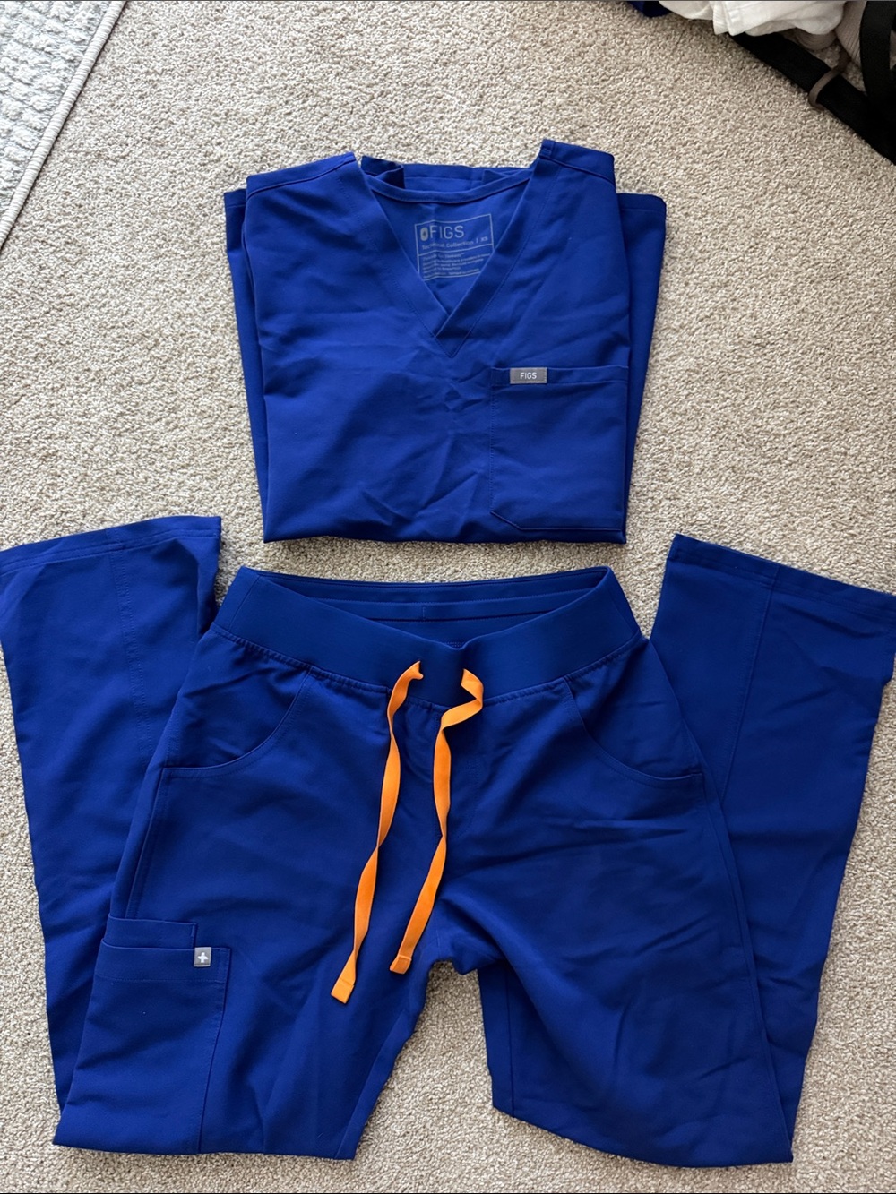 Figs Royal Blue Scrub Set SIZE XS - Picture 1 of 2